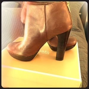 Michael kors short leather booties in chocolate
